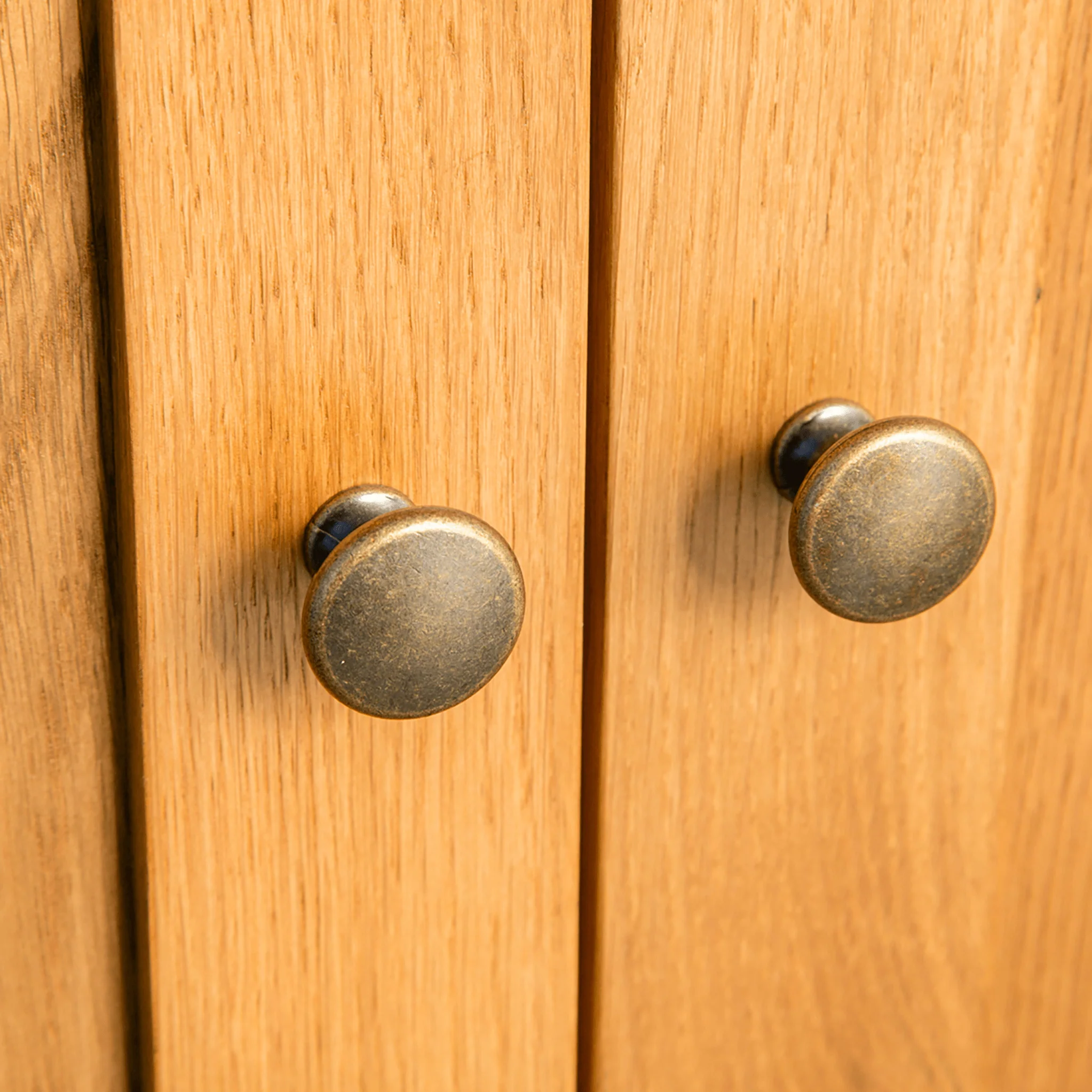 Surrey Oak Triple Wardrobe & Drawers - Image 14