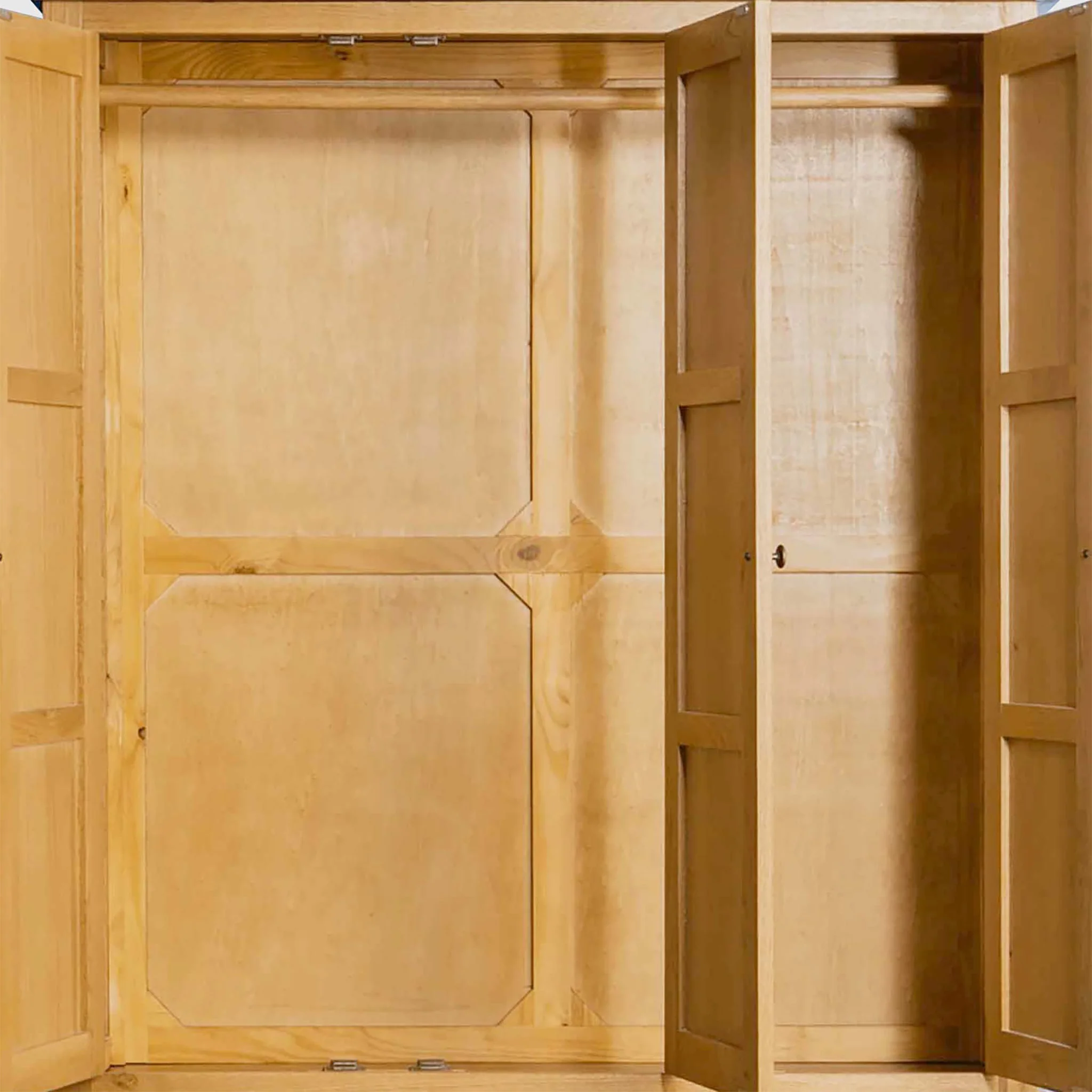 Surrey Oak Triple Wardrobe & Drawers - Image 6