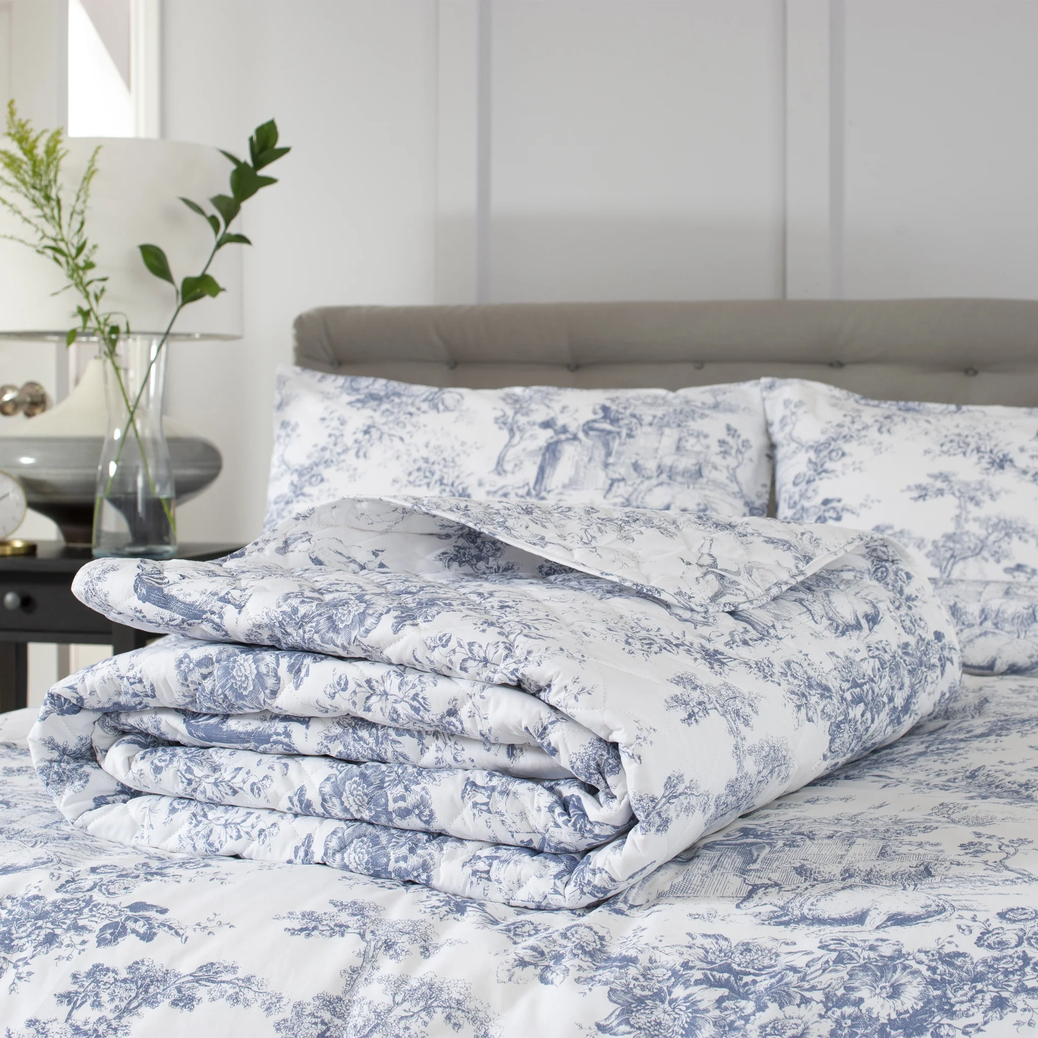 Toile de Jouy Bedspread