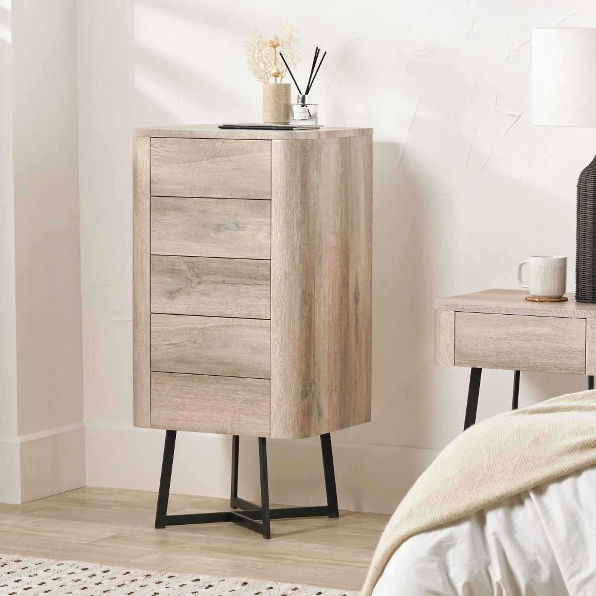 Ukiah Oak Effect 5 Drawer Tallboy - Image 2