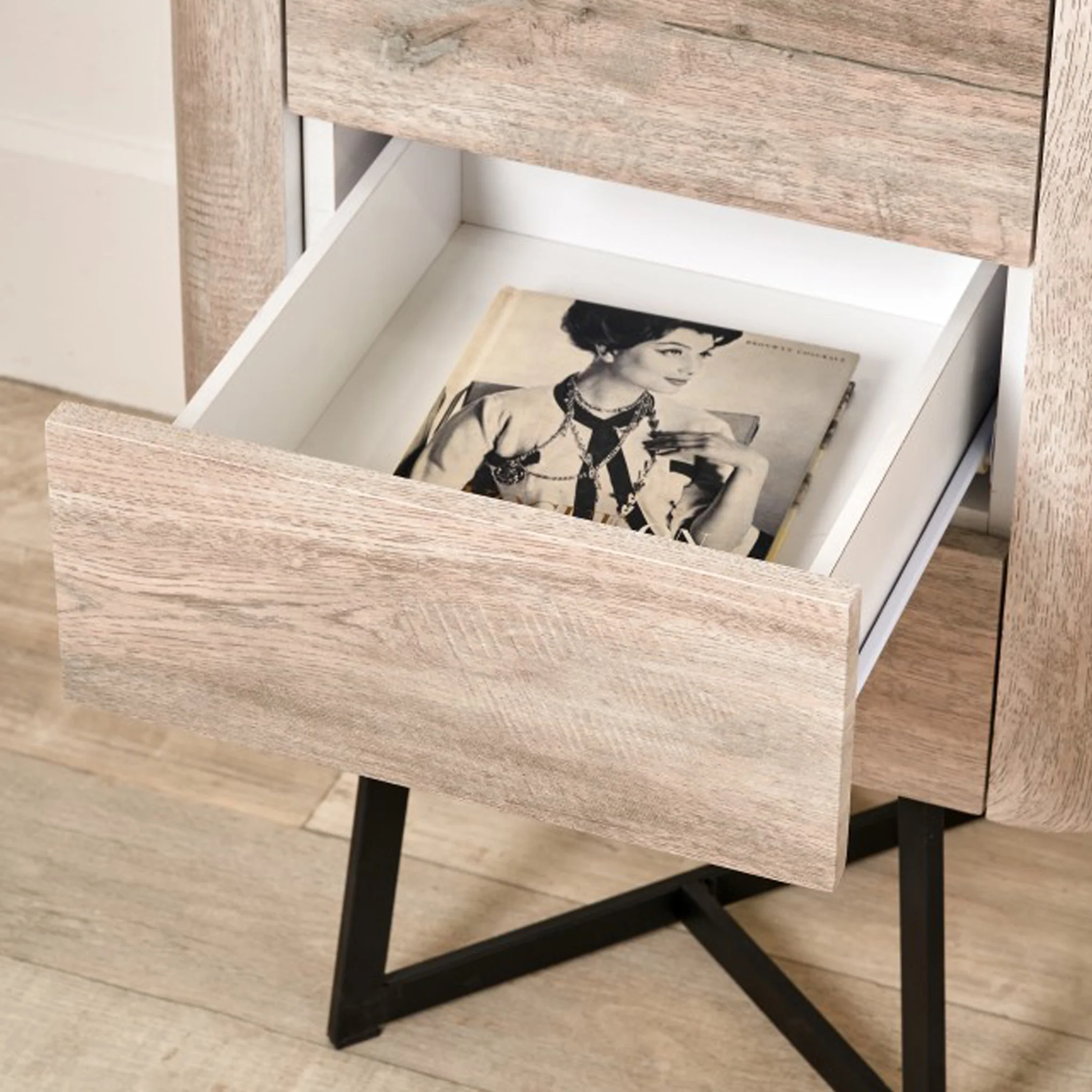 Ukiah Oak Effect 5 Drawer Tallboy - Image 6