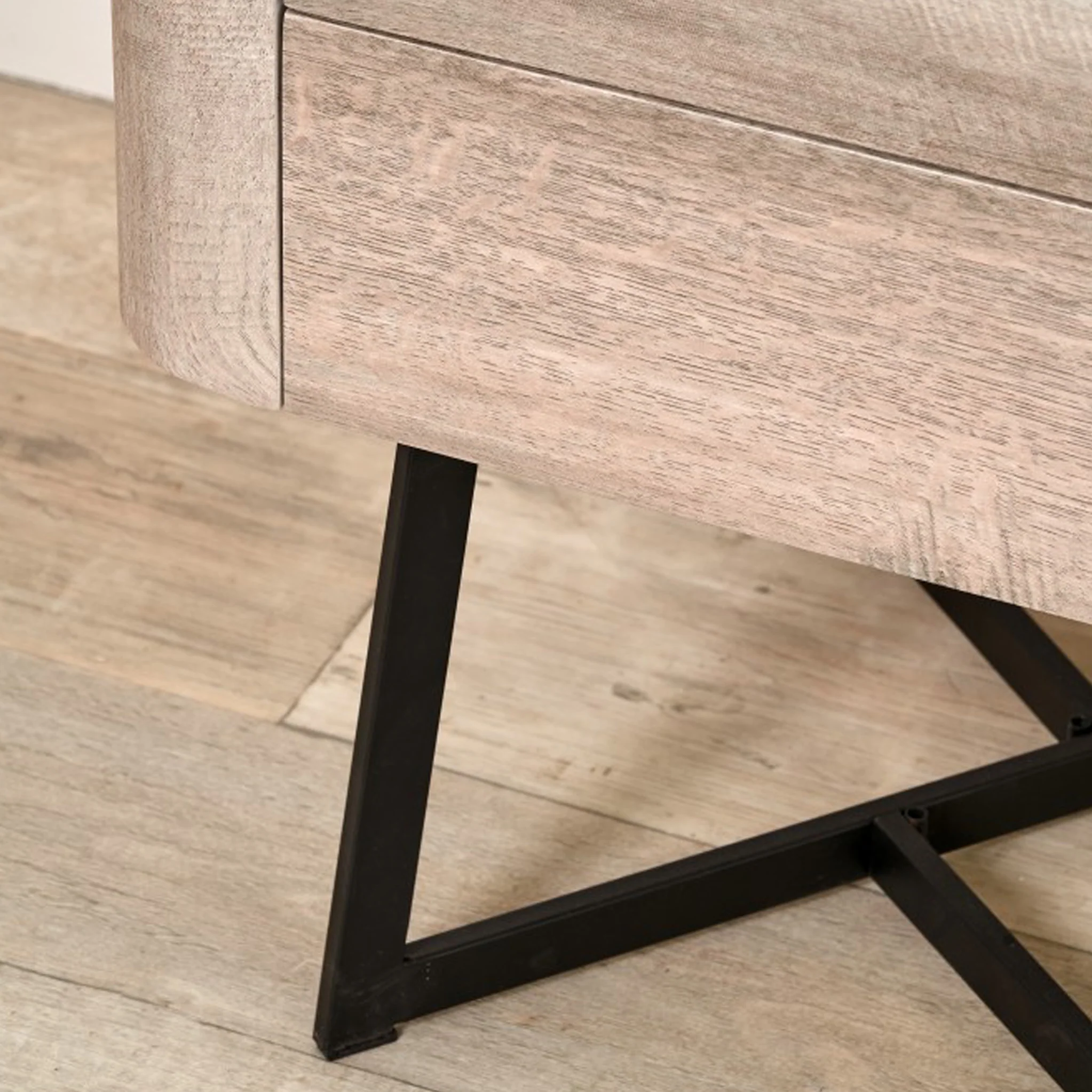 Ukiah Oak Effect 5 Drawer Tallboy - Image 7