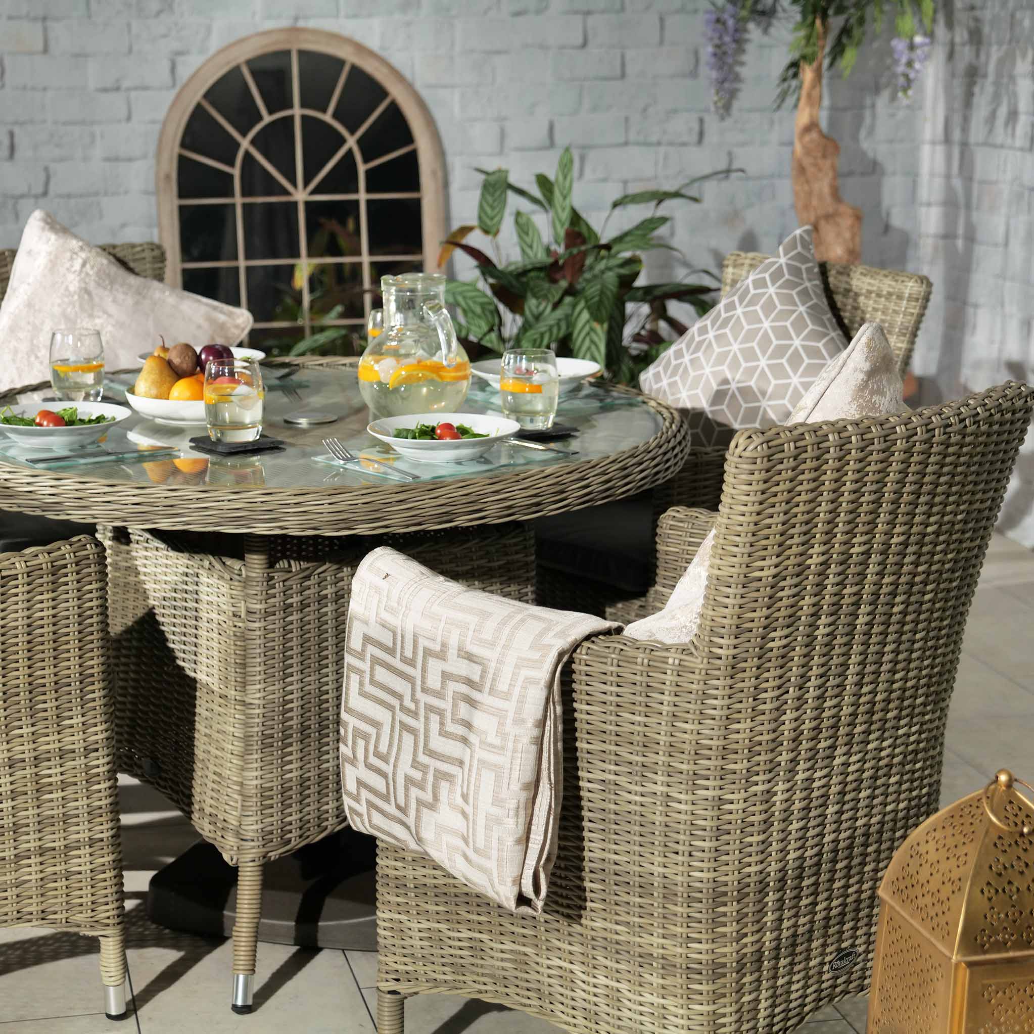 Wentworth 4 Seater Rattan 110cm Round Dining Set - Image 12