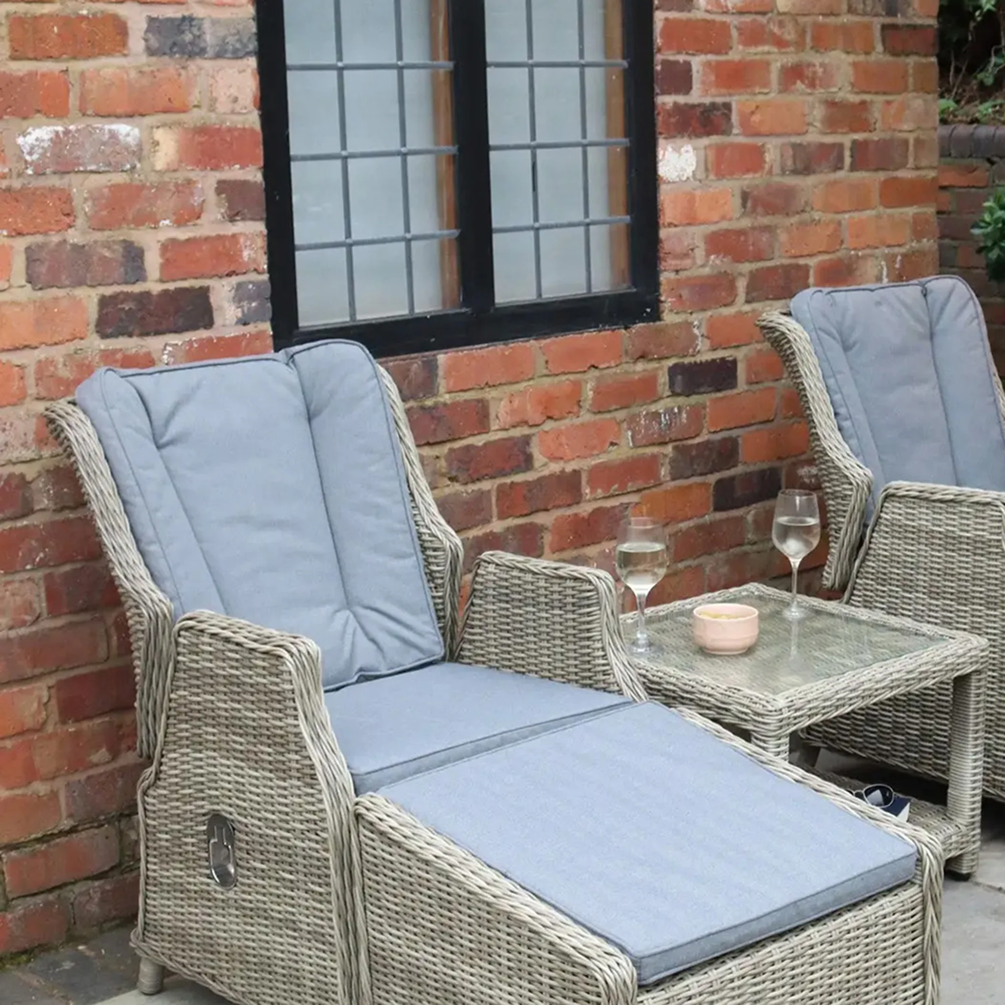 Wentworth Rattan Deluxe Reclining Chair Set - Image 3