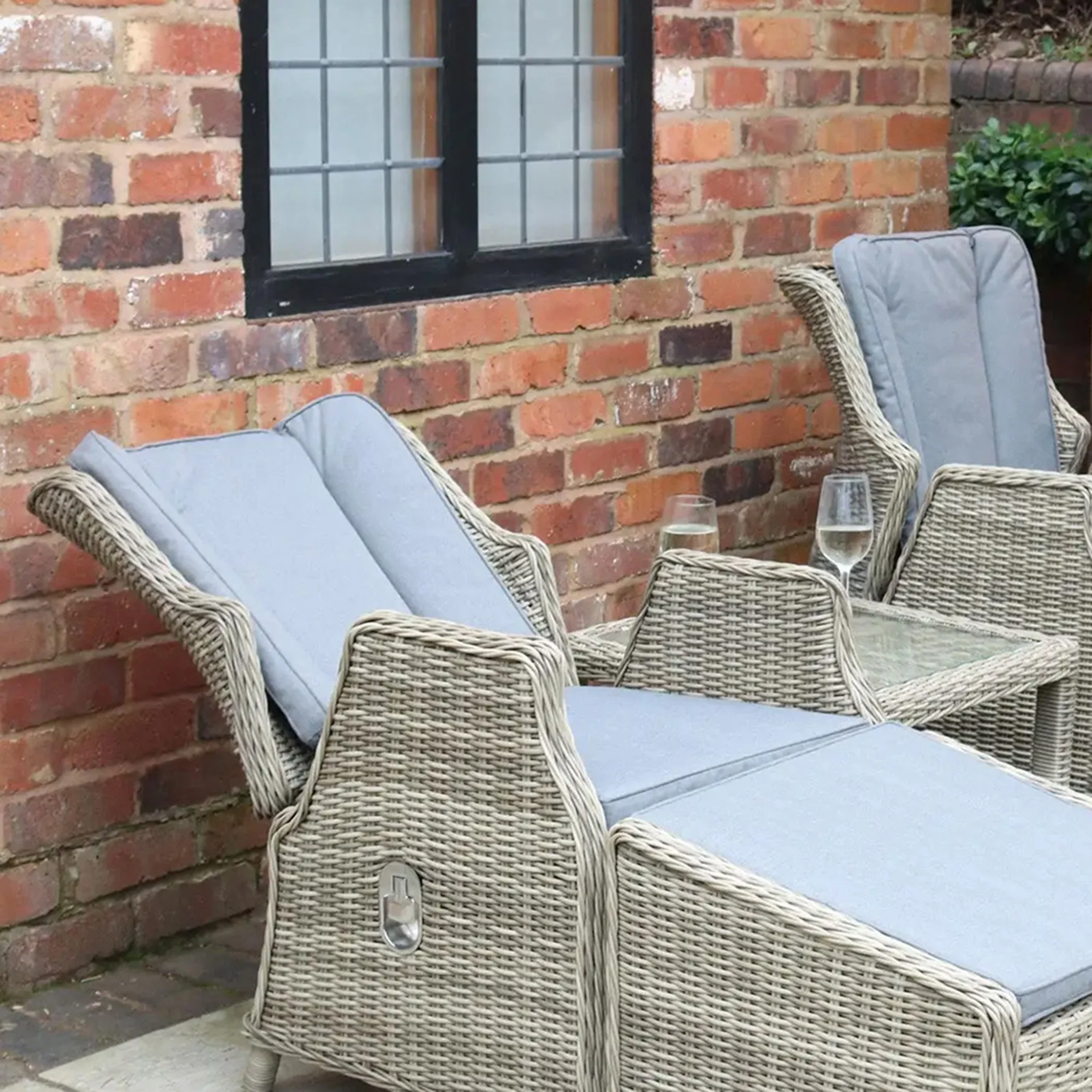 Wentworth Rattan Deluxe Reclining Chair Set - Image 4