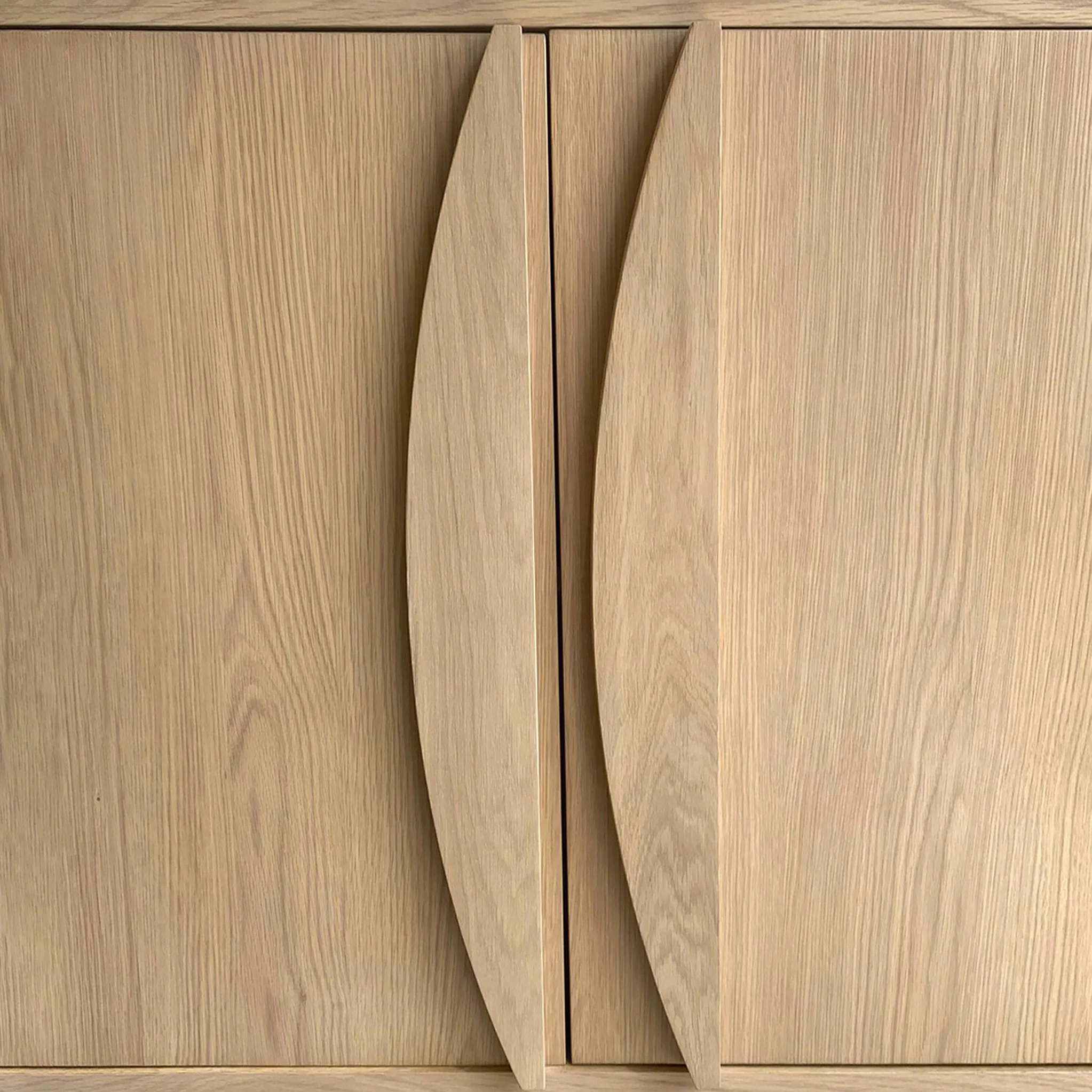 Whitstone Oak 4 Door Large Sideboard - Image 8