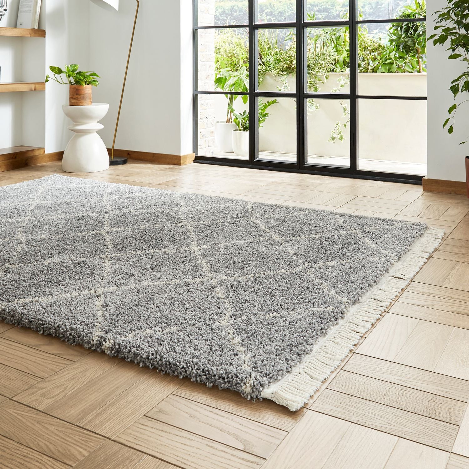 Willow Shaggy Tasselled Diamond Rug - Image 40